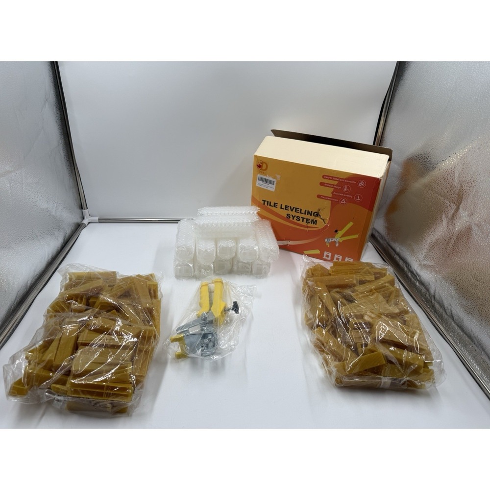 Leveling‎ System with Plier - 600-Piece Spacers Clips and 200-Piece Reusable